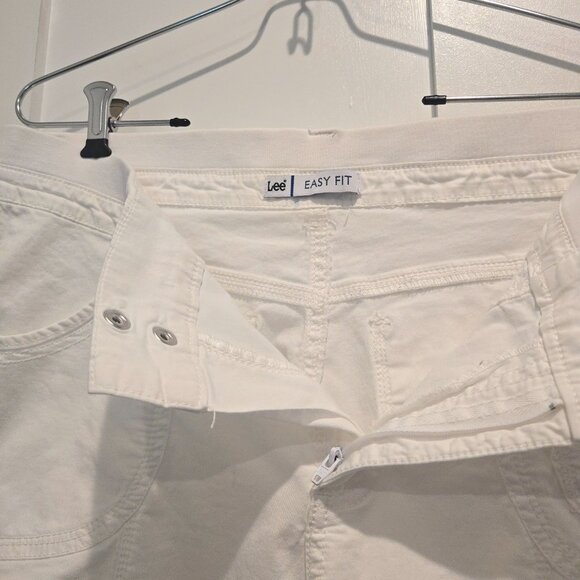 Lee Easy Fit White Skimmers - EUC - Size 12 - Relaxed Fit Waist - White - Picture 11 of 13